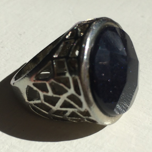 Southeast Asian Statement Ring with black stone Sz 7.5 - Picture 4 of 4